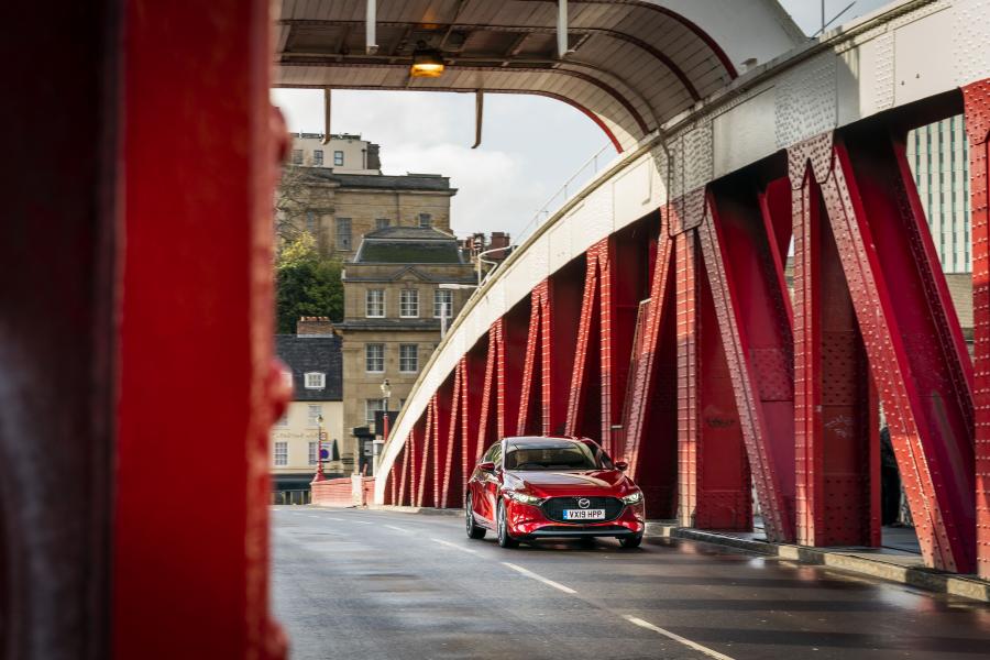  Mazda3 Skyactiv-G Sport Lux Hatchback 2019 года  (UK) (фото 27 из 91)